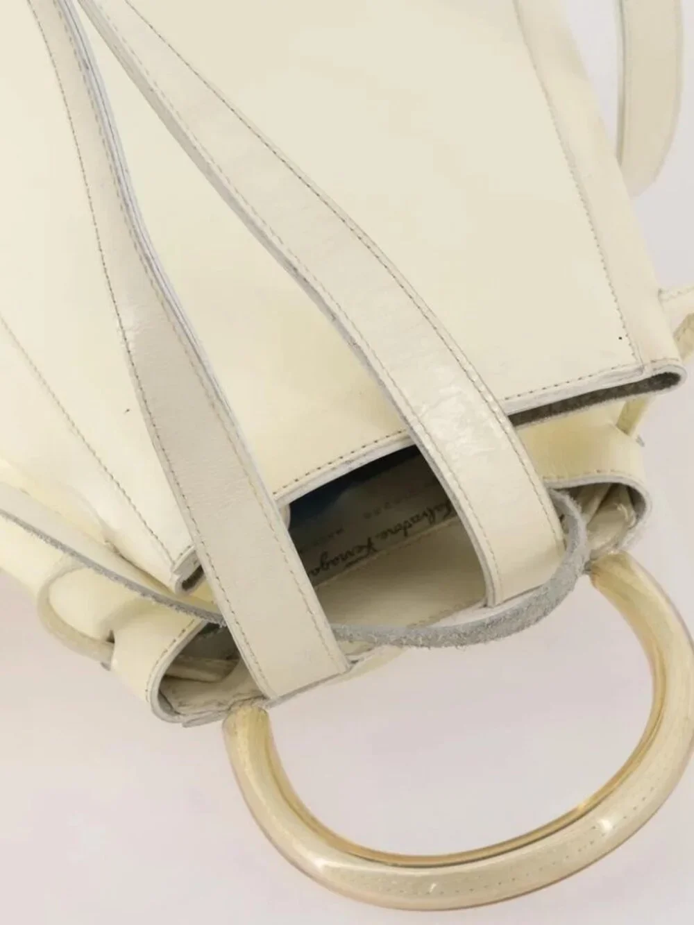 Salvatore Ferragamo Backpack Patent leather White Gold Auth 173783